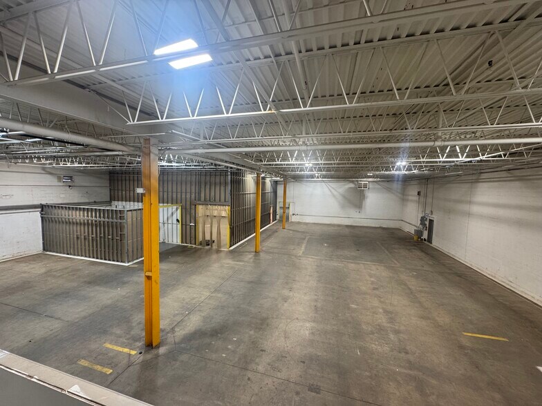 25 Styertowne Rd, Clifton, NJ à louer - Photo de l’immeuble – Image 3 sur 4