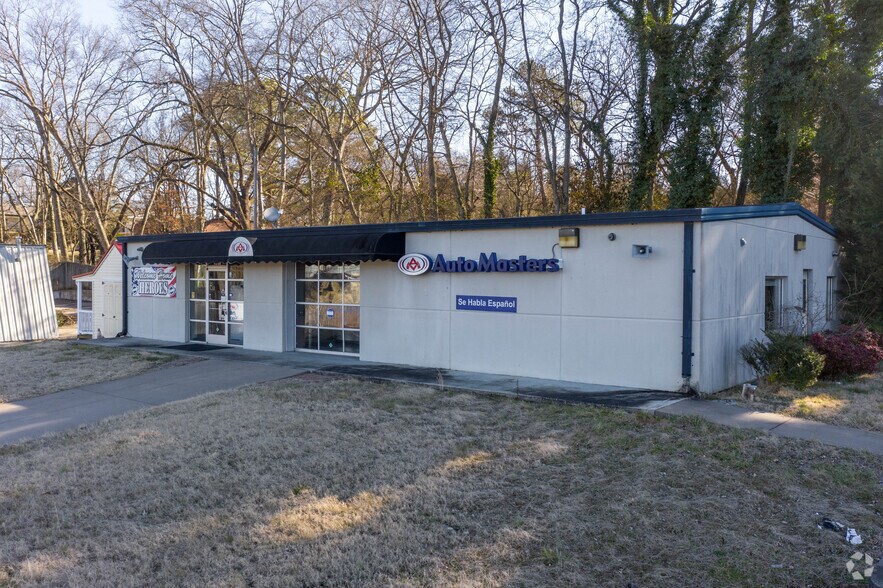 997 S Riverside Dr, Clarksville, TN à louer - Photo principale – Image 2 sur 9