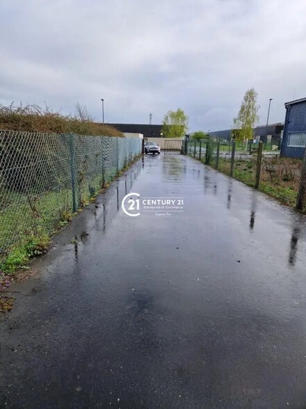 Local d'activités dans Caen à vendre - Photo de l’immeuble – Image 3 sur 9