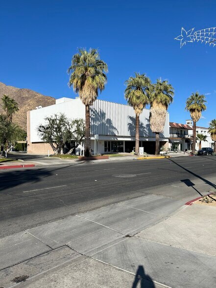 383 S Palm Canyon Dr, Palm Springs, CA à louer - Photo de l’immeuble – Image 3 sur 37