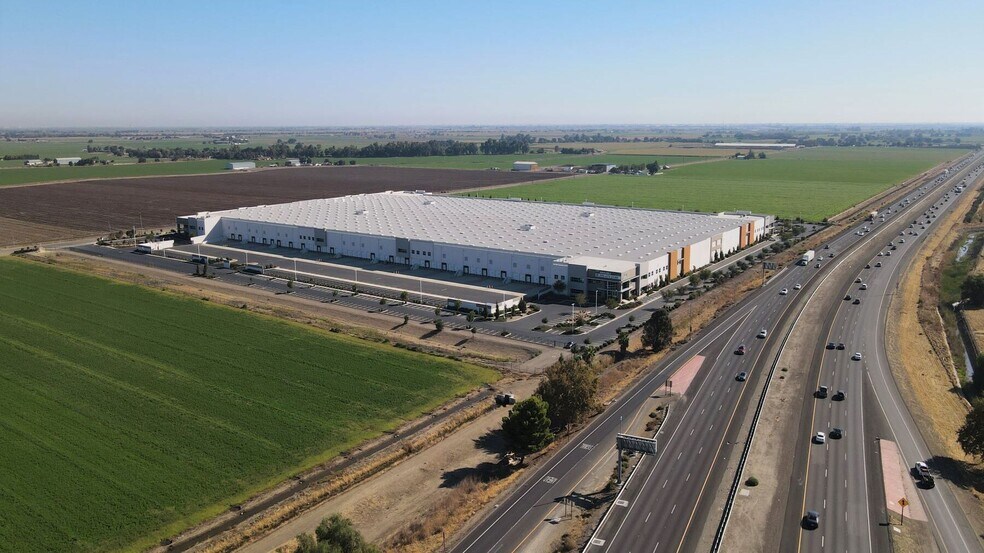 1150 E Arbor Rd, Tracy, CA à louer - Photo de l’immeuble – Image 3 sur 17