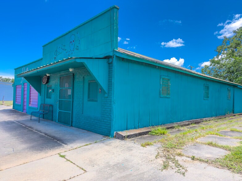 114 S Washington St, El Campo, TX à vendre - Photo de l’immeuble – Image 2 sur 7