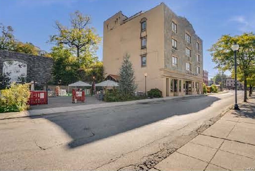 47 S Water St, Peekskill, NY à louer - Photo de l’immeuble – Image 2 sur 6