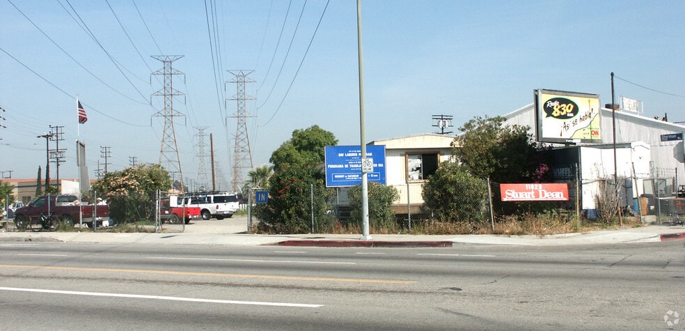 11825 Sherman Way, North Hollywood, CA à vendre - Photo de l’immeuble – Image 2 sur 6