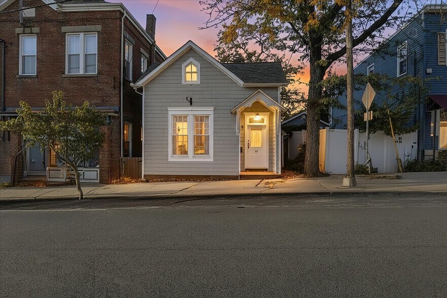 55 E Front St, Keyport, NJ à vendre - Photo de l’immeuble – Image 2 sur 46