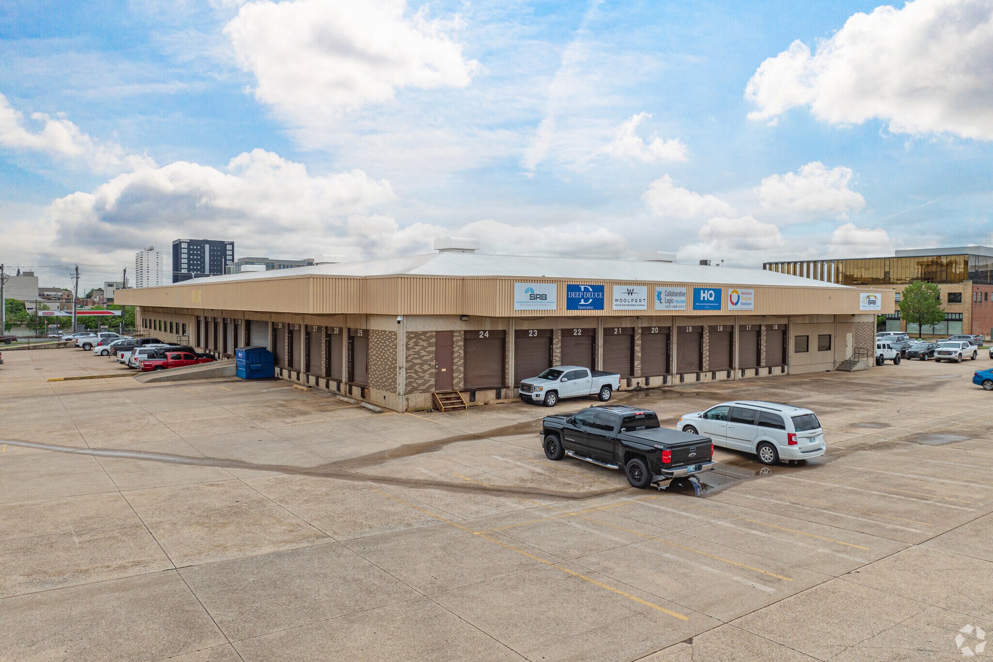 100 NE 5th St, Oklahoma City, OK à louer Photo principale– Image 1 sur 14