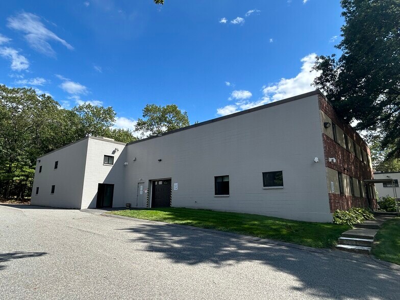 7 Kane Industrial Dr, Hudson, MA à louer - Photo de l’immeuble – Image 2 sur 7