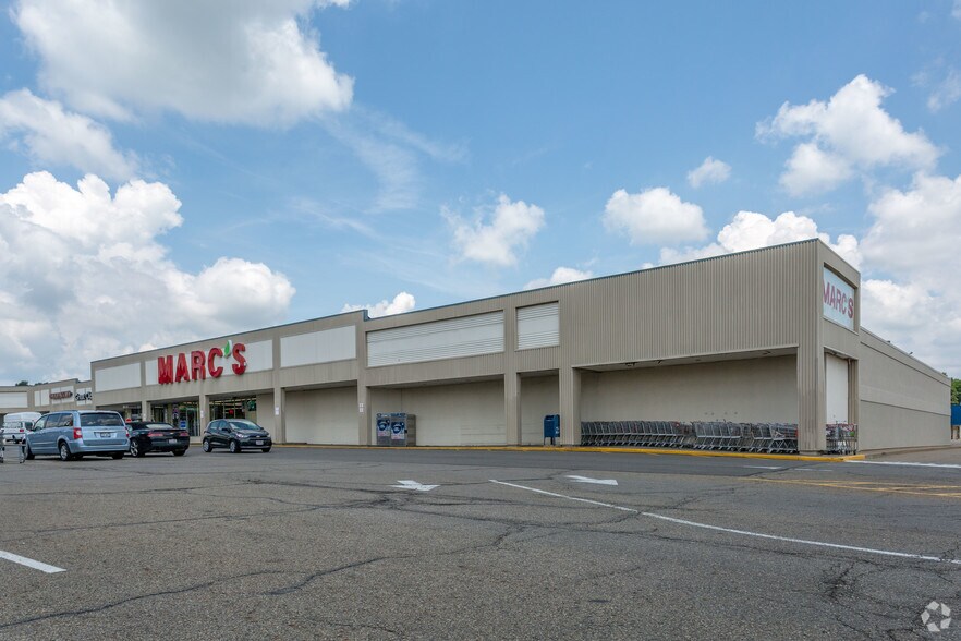 3014-3058 Cromer Ave NW, Canton, OH à louer - Photo de l’immeuble – Image 3 sur 5