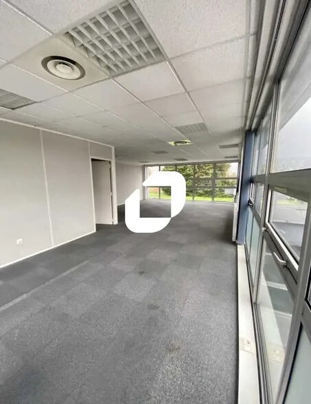 Bureau dans Bordeaux à louer - Photo de l’immeuble – Image 2 sur 23