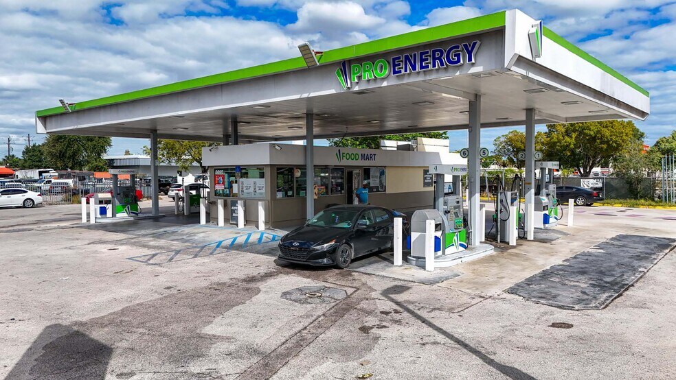 3695 NW 167th St, Opa Locka, FL à vendre - Photo de l’immeuble – Image 1 sur 2