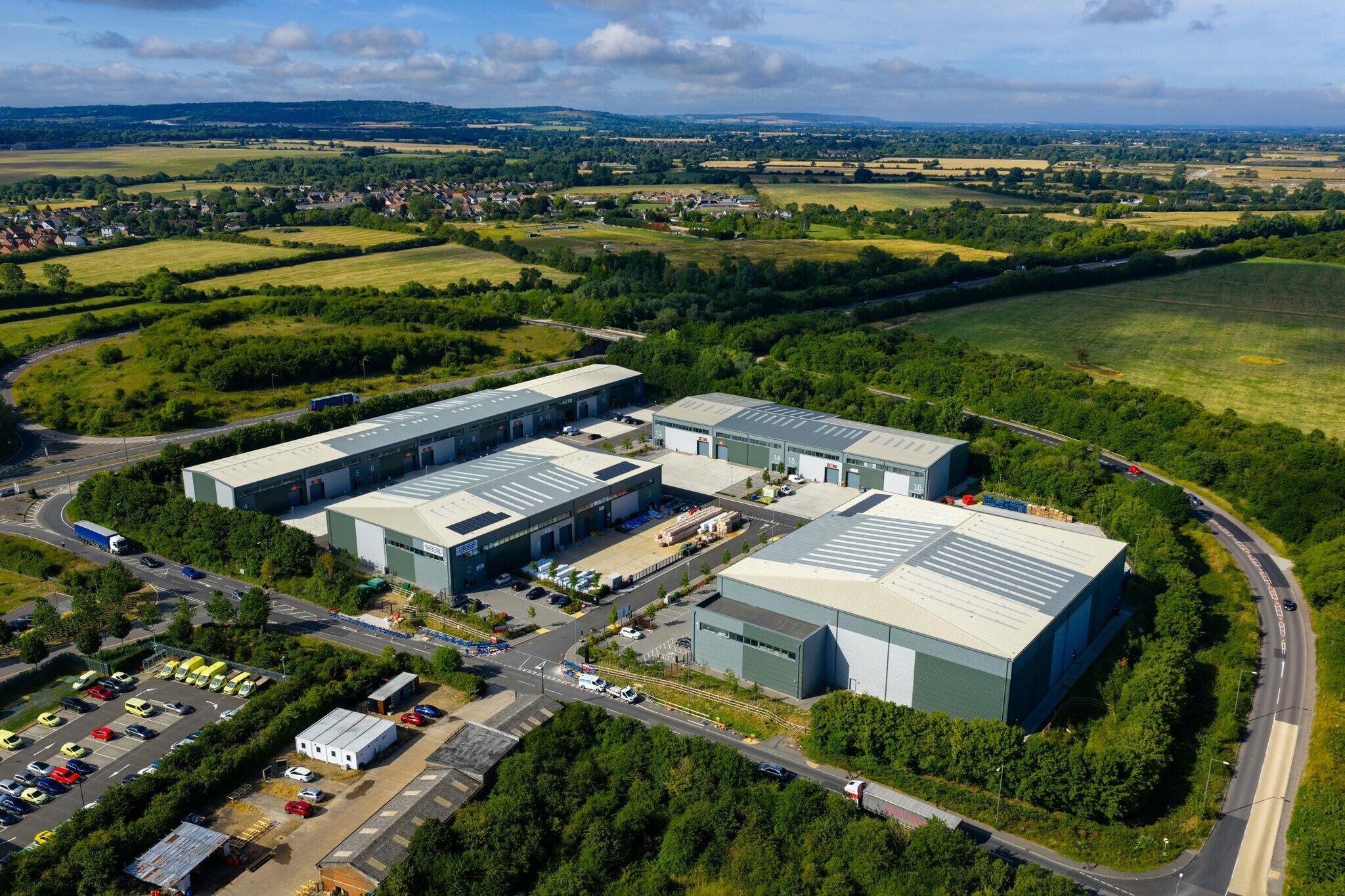 41 College Rd, Aylesbury à louer Photo de l’immeuble– Image 1 sur 26