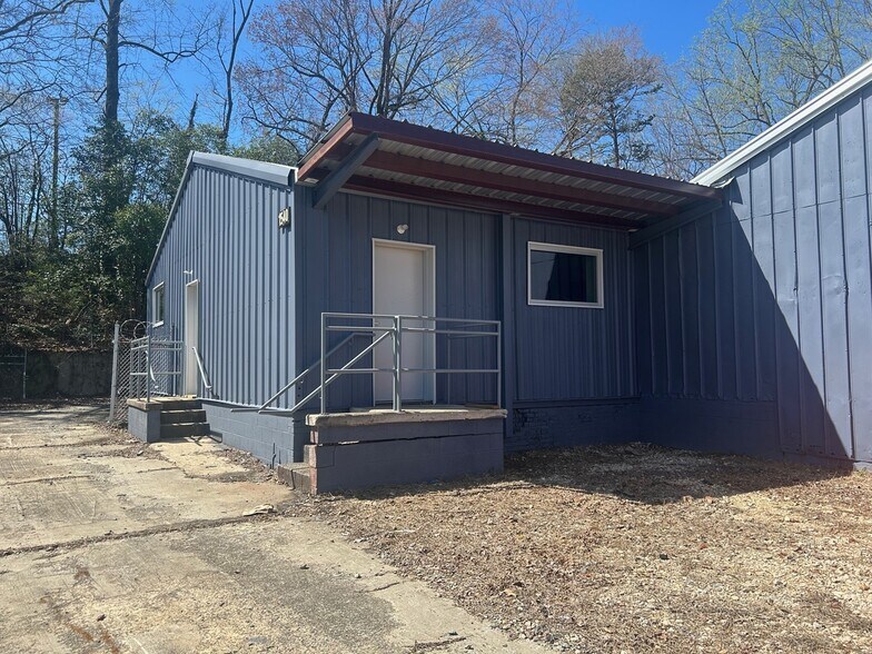 1540 Enderly Rd, Charlotte, NC à louer - Photo de l’immeuble – Image 2 sur 6