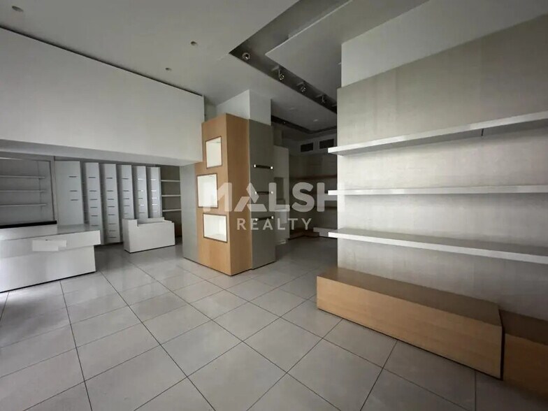 Local commercial dans Saint-Étienne à louer - Photo de l’immeuble – Image 1 sur 6