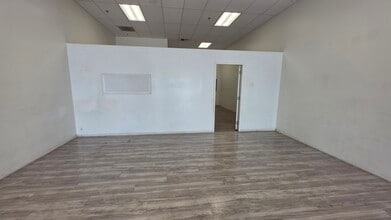 530 Woollomes Ave, Delano, CA à louer Photo intérieure– Image 2 sur 8