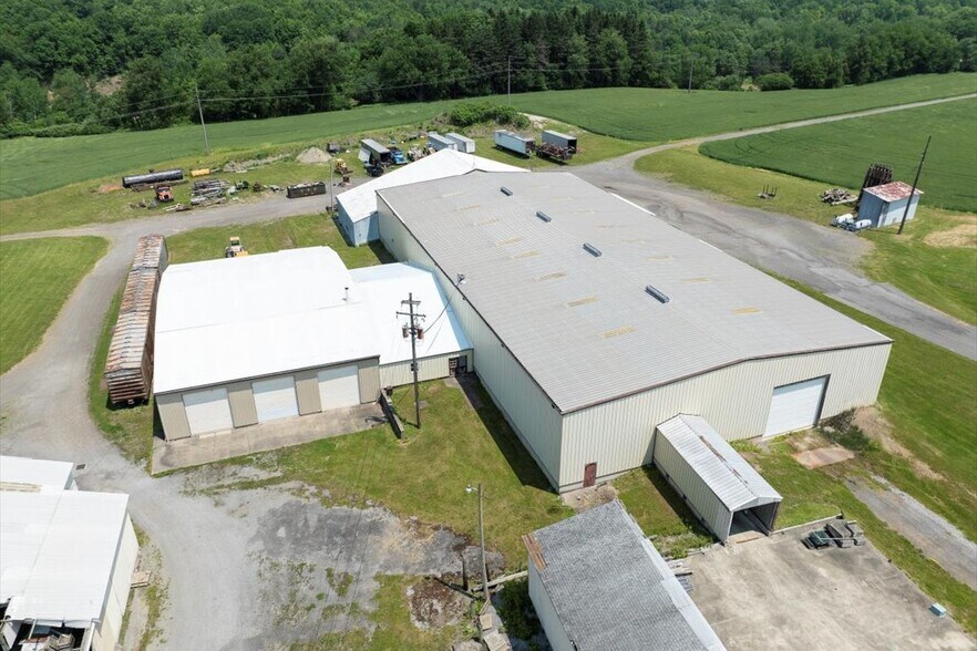 485 Clinton St, Cowlesville, NY à vendre - Photo de l’immeuble – Image 2 sur 22