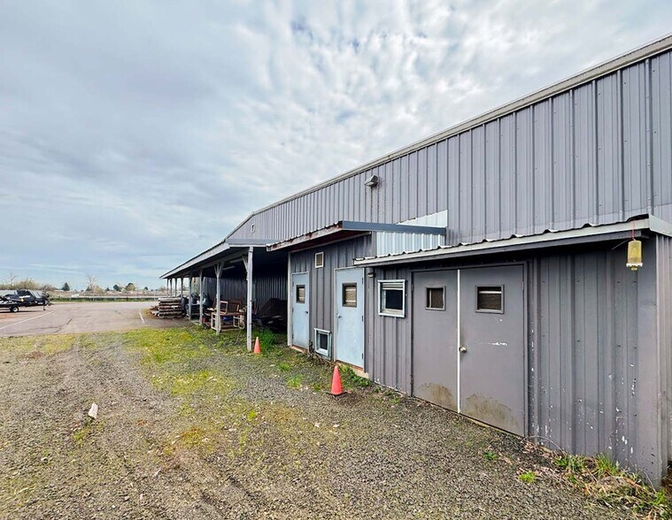 960 SE Monmouth Cut OFF Rd, Dallas, OR à vendre - Photo de l’immeuble – Image 3 sur 8
