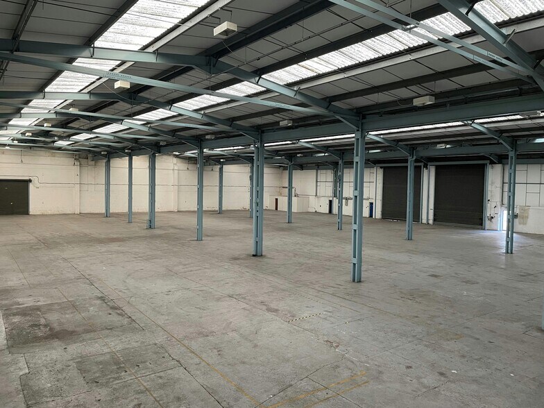 Church Ln, West Bromwich à louer - Photo de l’immeuble – Image 3 sur 4