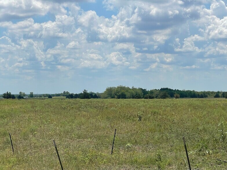 325 FM 1566 W, Wolfe City, TX à vendre - Photo de l’immeuble – Image 3 sur 4