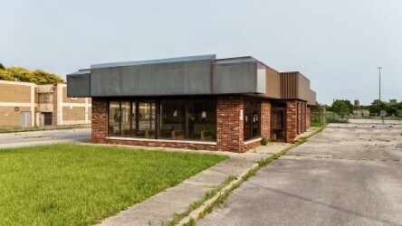 1681 Wilson Ave, Toronto, ON à louer - Photo de l’immeuble – Image 2 sur 7