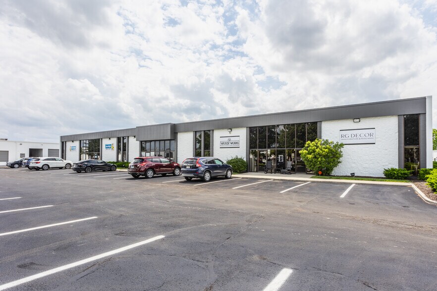 4305-4337 W 96th St, Indianapolis, IN à louer - Photo de l’immeuble – Image 3 sur 6