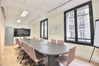 55 Rue La Boétie, Paris à louer Photo de l’immeuble– Image 2 sur 9