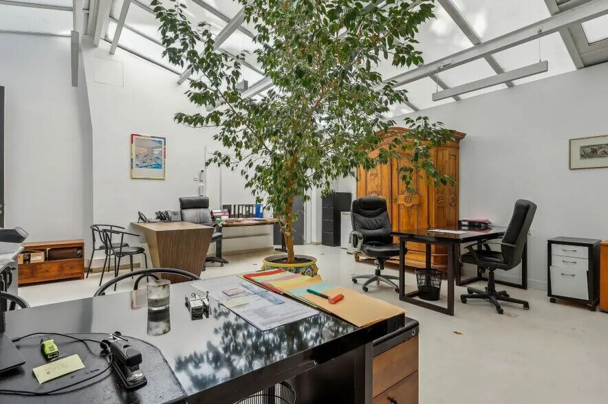 20 Rue Augereau, Paris à louer - Photo de l’immeuble – Image 3 sur 9