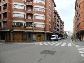 Local commercial dans Manresa, Barcelona à louer Photo de la construction– Image 2 sur 13