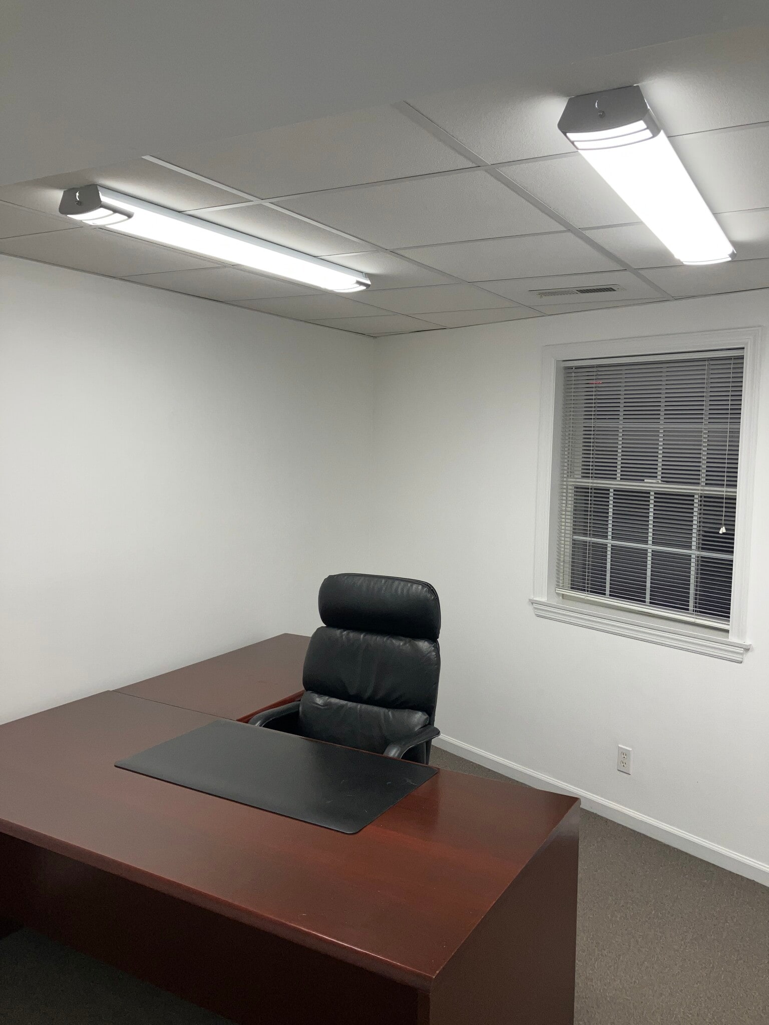 27 Pine St, New Canaan, CT à louer Photo intérieure– Image 1 sur 1