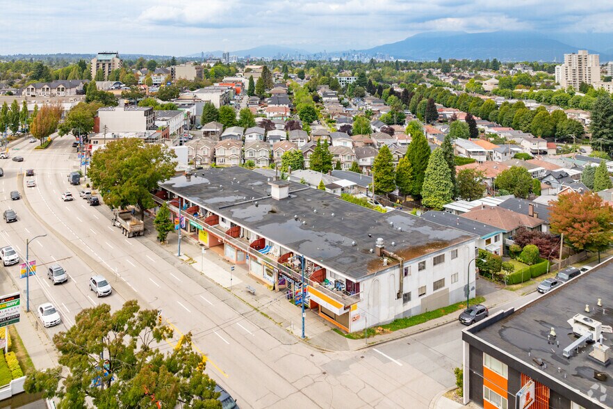 3479-3499 Kingsway, Vancouver, BC à vendre - Aérien – Image 2 sur 2