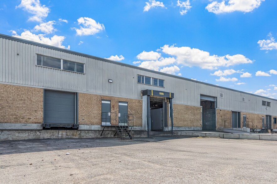 2435 Av Watt, Québec, QC à louer - Photo de l’immeuble – Image 3 sur 9