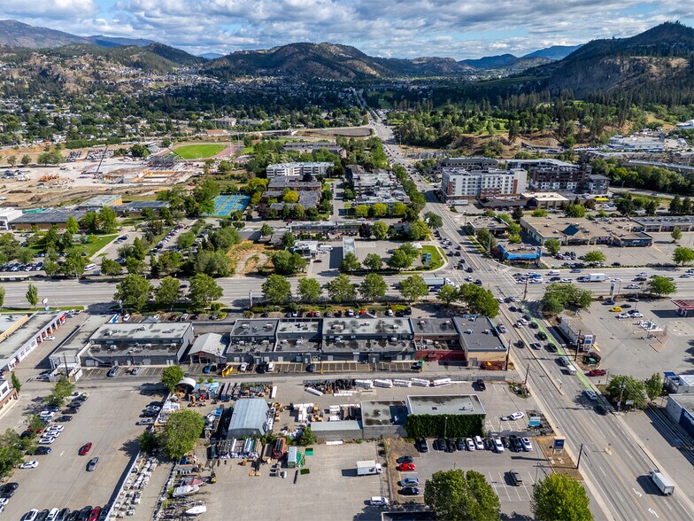 1767 Harvey Av, Kelowna, BC à louer - Photo de l’immeuble – Image 3 sur 4