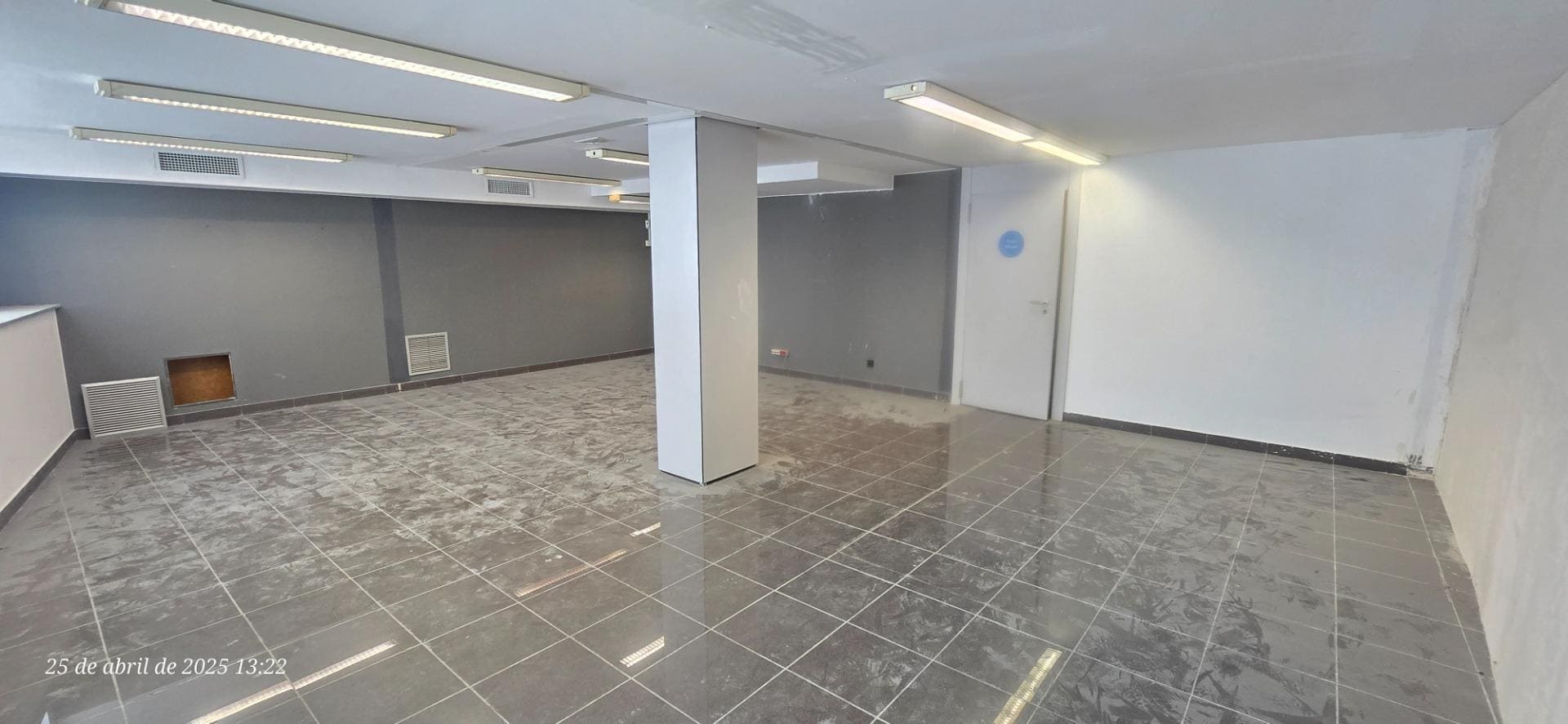 Bureaux/Local commercial dans El Masnou, Barcelona à louer Photo intérieure– Image 1 sur 6