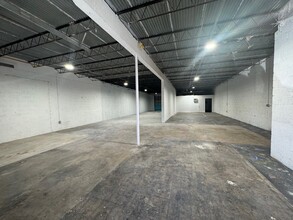 519-533 NE 34th St, Oakland Park, FL à louer Photo intérieure– Image 1 sur 6