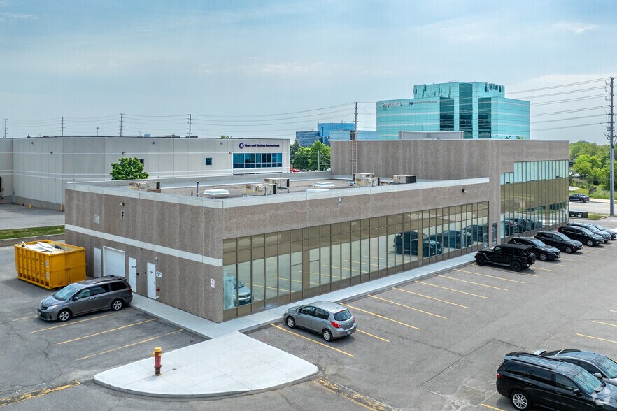 1550 16th Ave, Richmond Hill, ON à louer - Photo de l’immeuble – Image 2 sur 2