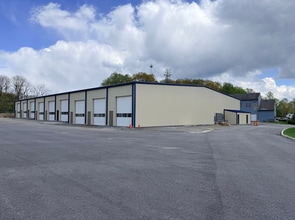 21 Hagerty Blvd, West Chester, PA à louer Photo de l’immeuble– Image 2 sur 4