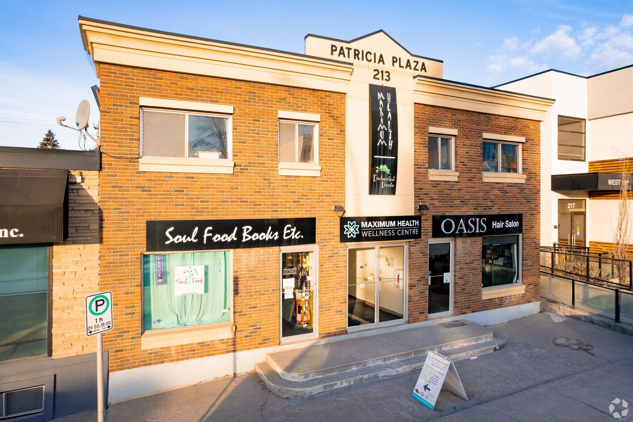 213 19th St NW, Calgary, AB à vendre Photo principale– Image 1 sur 6