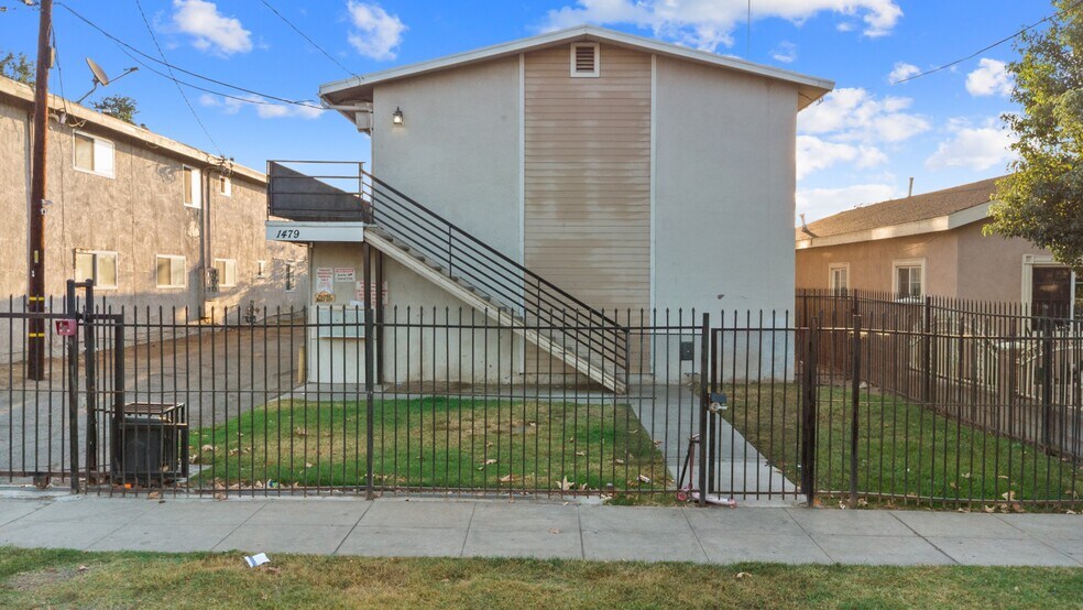 1479 N Lugo Ave, San Bernardino, CA à vendre - Photo de l’immeuble – Image 2 sur 11