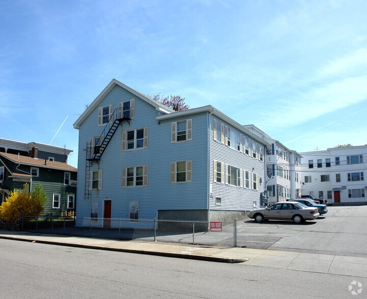 181-183 Rathbun St, Woonsocket, RI à vendre - Photo de l’immeuble – Image 2 sur 3