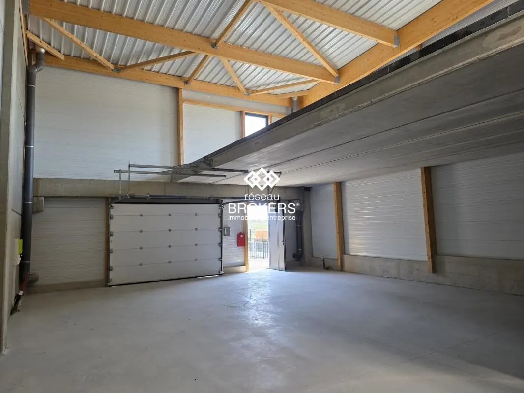 Industriel/Logistique dans Vailhauquès à vendre Photo de l’immeuble– Image 1 sur 5