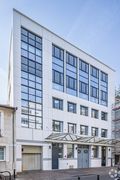 Bureau dans Courbevoie à louer - Photo de l’immeuble – Image 1 sur 2