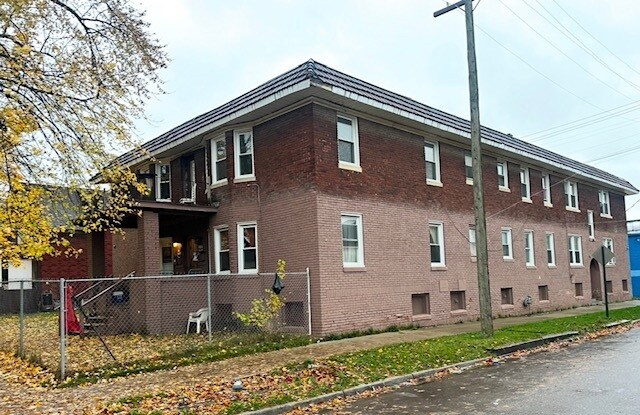 1701 Evans St, Detroit, MI à vendre - Photo de l’immeuble – Image 1 sur 11