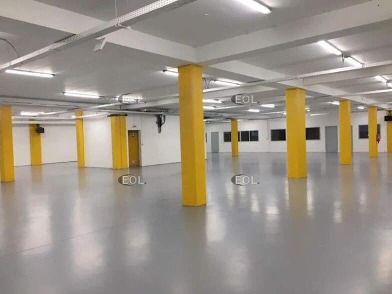 Local d’activités dans Créteil à louer - Photo intérieure – Image 2 sur 5