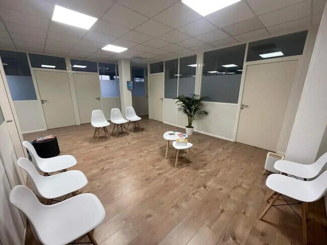 Plus de détails pour Bureau à louer