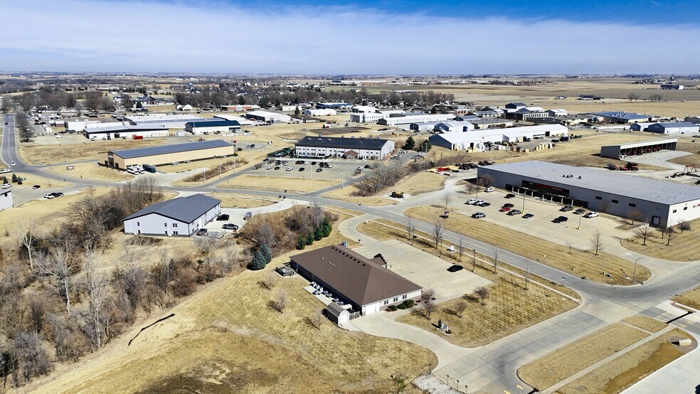 411 SE 9th St, Pella, IA à louer - Photo de l’immeuble – Image 3 sur 5