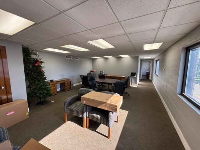 1701 N 1st Ave, Evansville, IN à vendre - Photo de l’immeuble – Image 3 sur 11