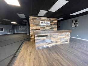 1235 S Josey Ln, Carrollton, TX à louer Photo intérieure– Image 1 sur 5