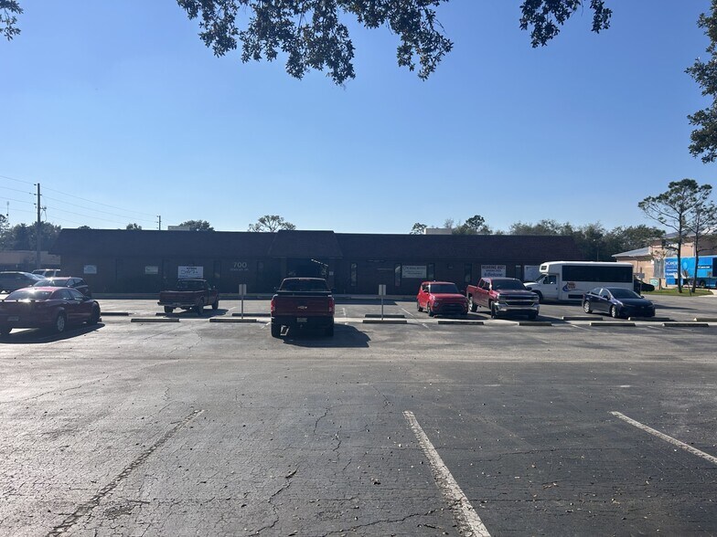 (Suite 8) Zeagler Dr, Palatka, FL à louer - Photo de l’immeuble – Image 2 sur 9