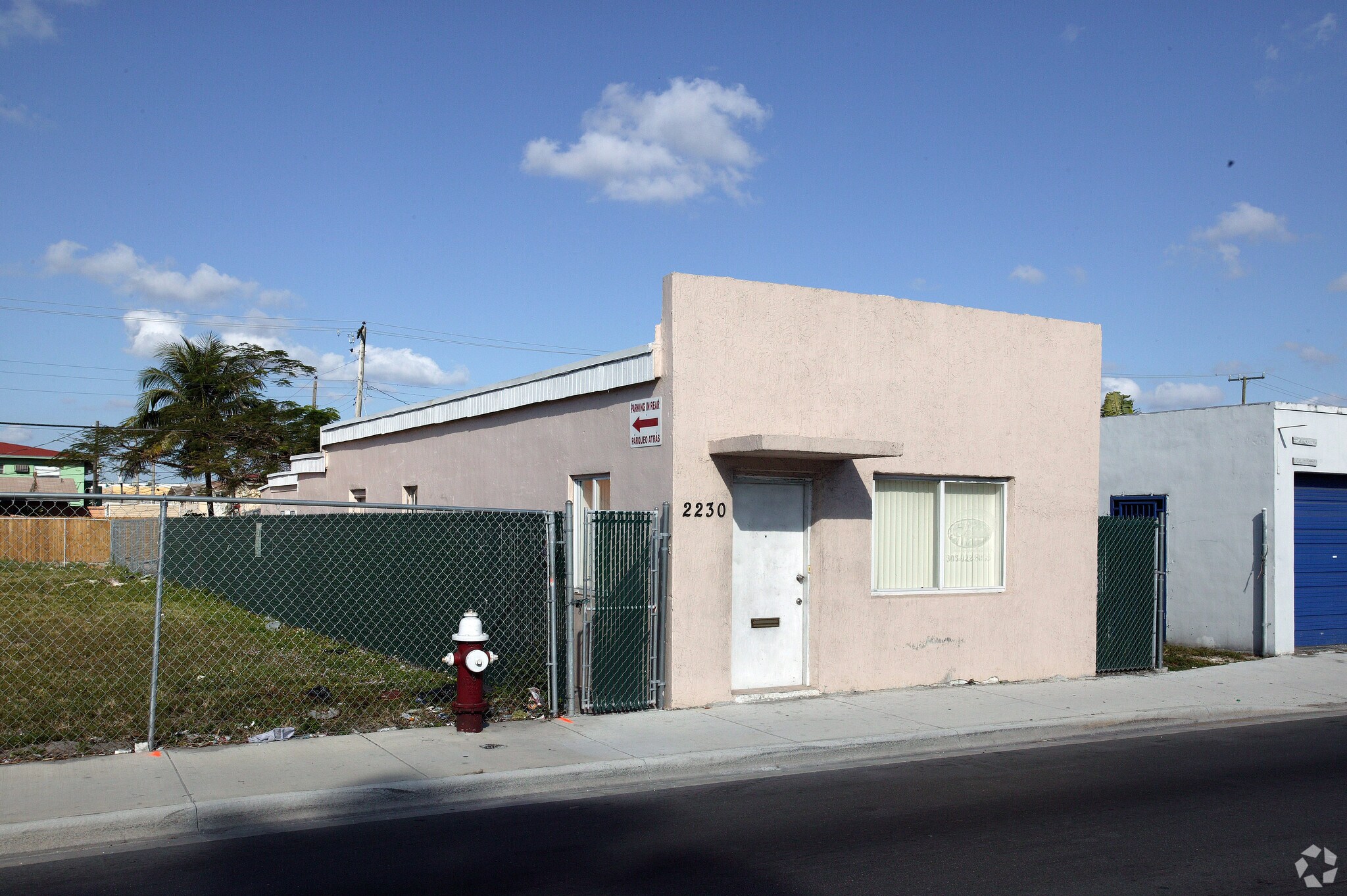 Strategic Infill Development Oppty portefeuille de 2 biens à vendre sur LoopNet.fr Photo principale– Image 1 sur 3