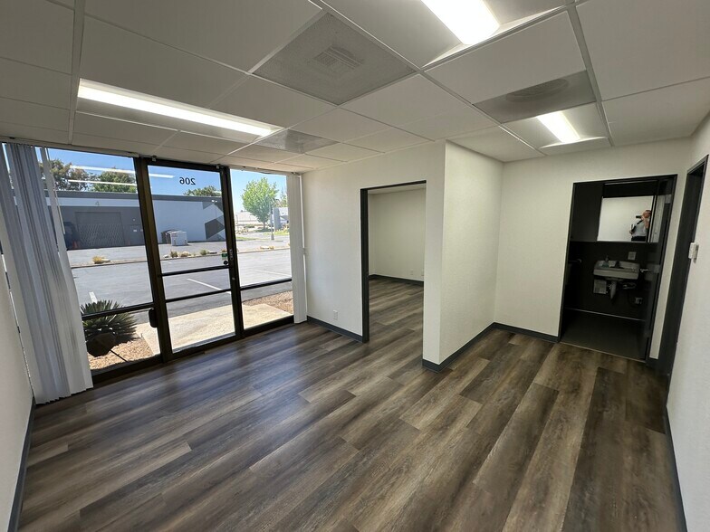 4020 N Palm St, Fullerton, CA à louer - Photo de l’immeuble – Image 3 sur 12