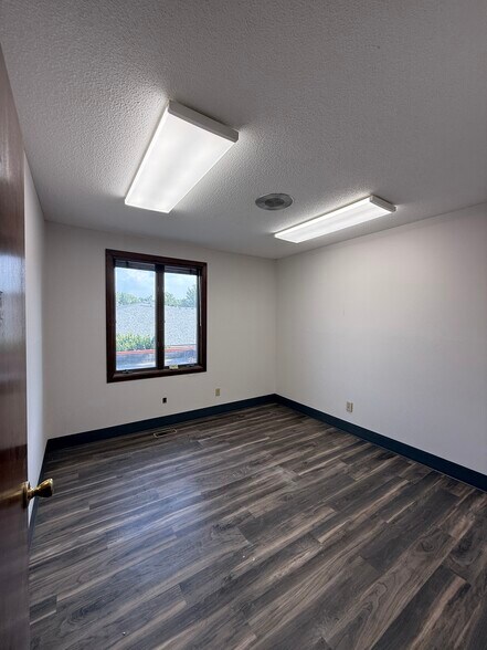 4656 W Jefferson Blvd, Fort Wayne, IN à louer - Photo de l’immeuble – Image 2 sur 28